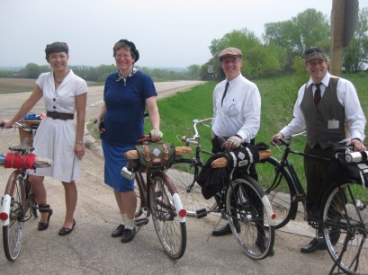English 3-speed cyclists