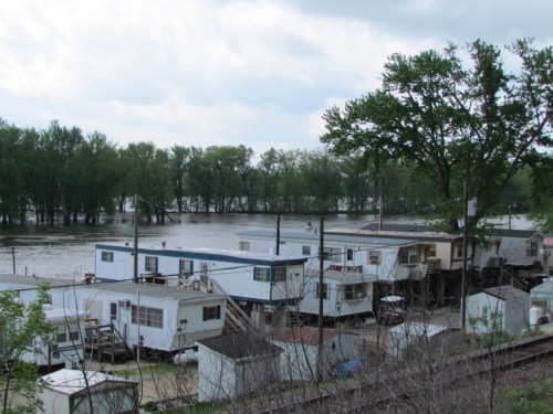 Trailers alongside the Mississippi River