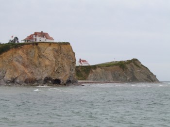 Shoreline opposite the Rocher