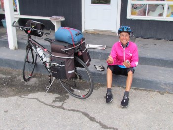 Oh yum!  Bagels and peanut butter. 